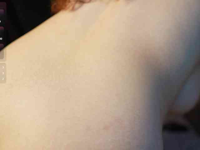 HoneyHips webcam