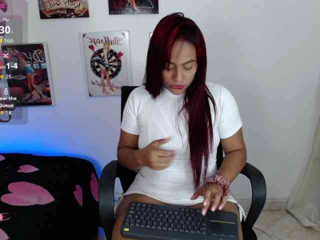 Mia-xxxbig webcam