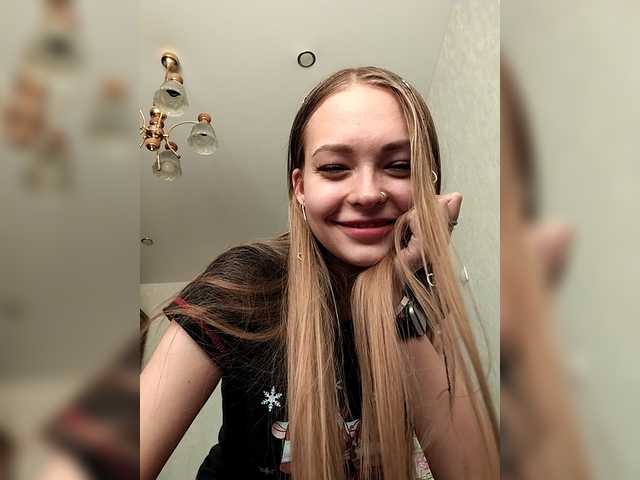 Profile and Statistics for Amily on BongaCams