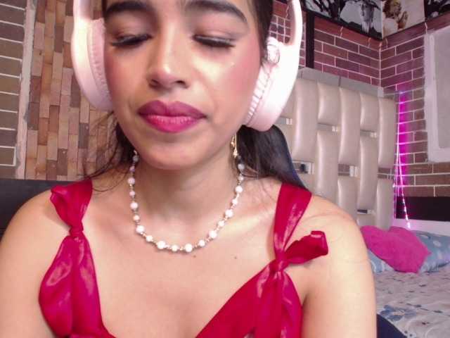Miaa-ferrari1 live cam on BongaCams