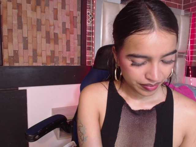 Miaa-ferrari1 live cam on BongaCams