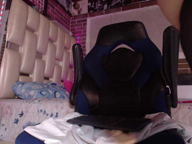 Miaa-ferrari1 live cam on BongaCams