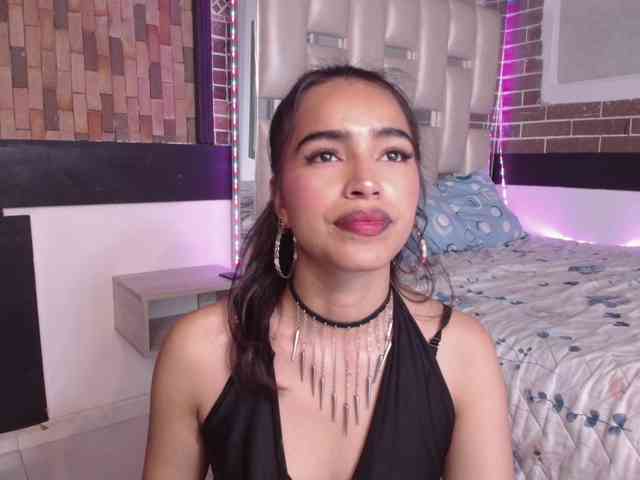 Miaa-ferrari1 Live Webcam on BongaCams
