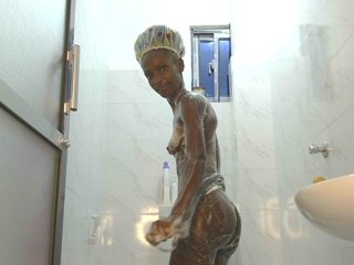 LupitaLyon's Live Webcam