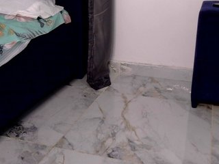 LupitaLyon's Live Webcam