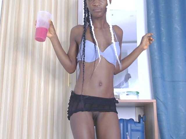 LupitaLyon live cam preview