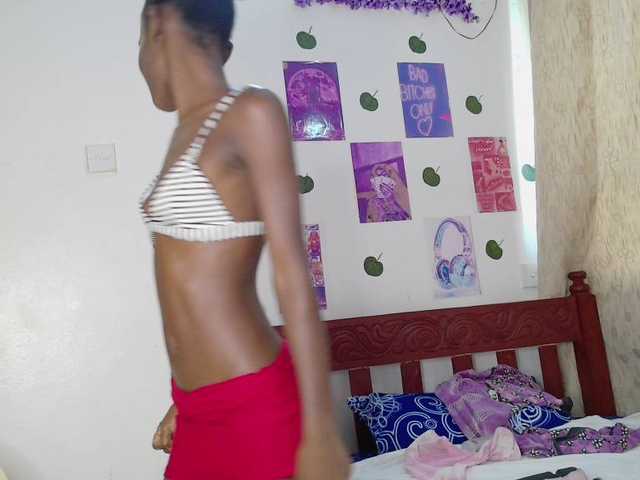 LupitaLyon live cam