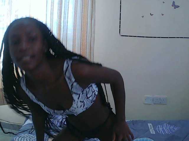 le modèle LupitaLyon est en webcam porno dans un show sur le site bongacams, il possède les tags suivants: Ebony,Brunette,Trimmed