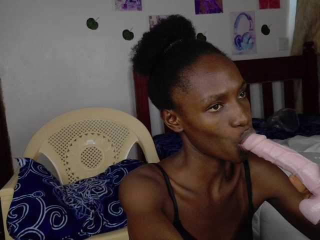 LupitaLyon live webcam show