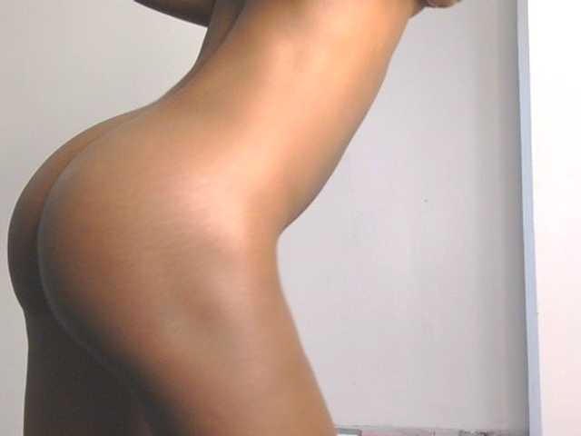 Lupita_L live cam preview