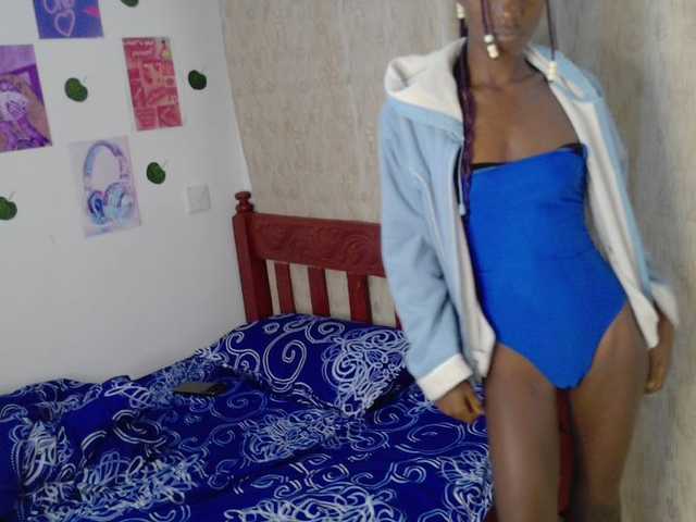 LupitaLion live webcam show