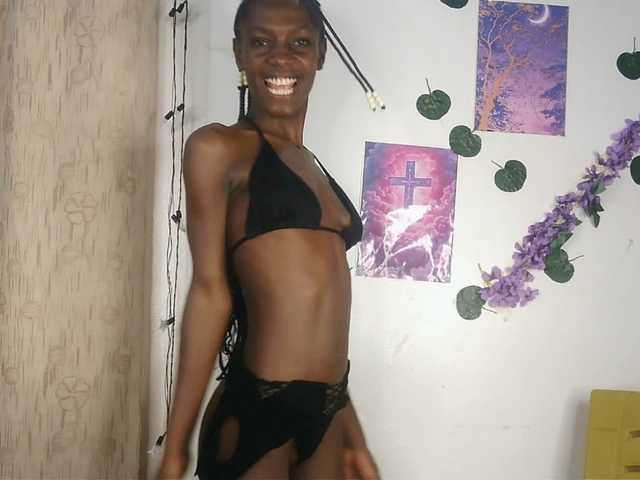 LupitaLion live webcam show