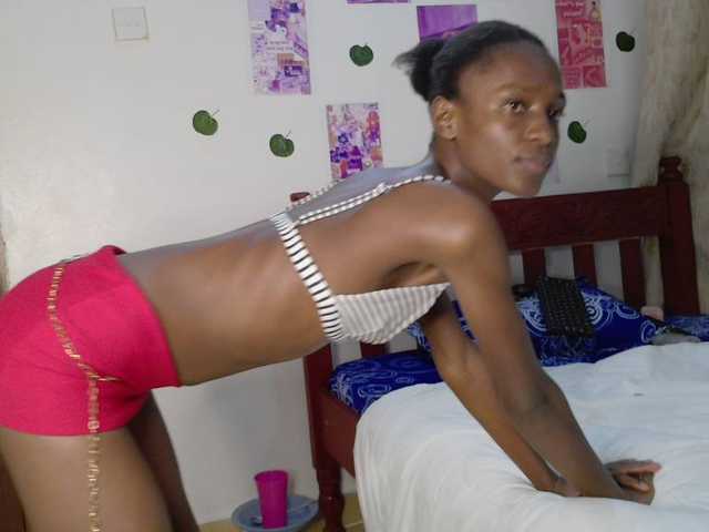 LupitaLyon live webcam show