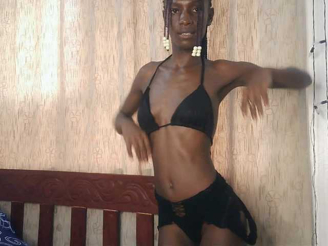 LupitaLion live webcam show