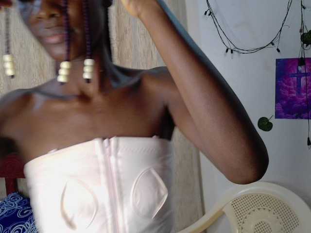 LupitaLion live webcam show