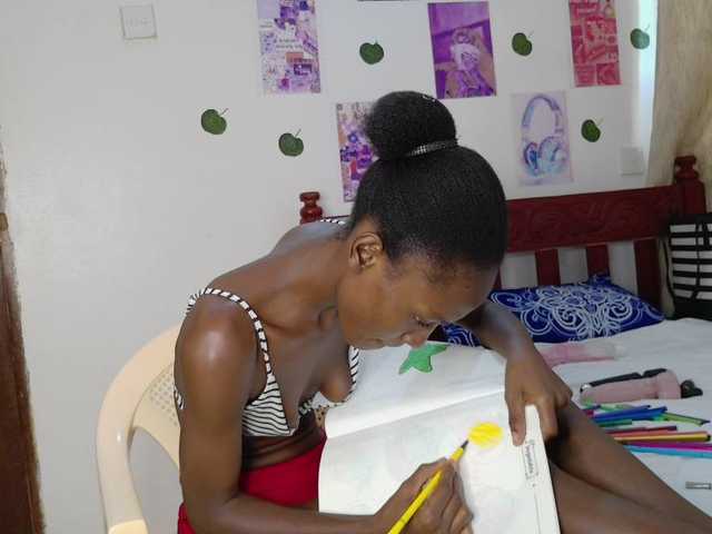 LupitaLyon live webcam show