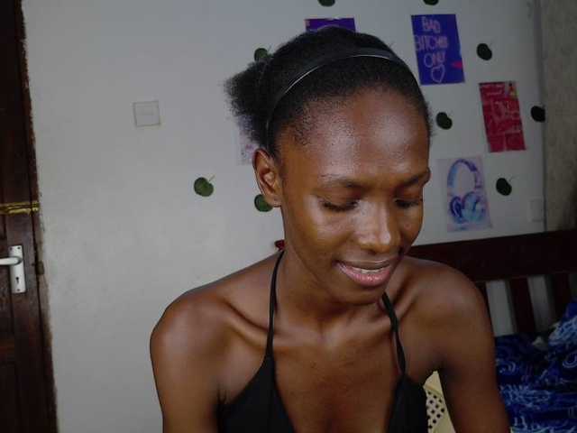 LupitaLyon live webcam show