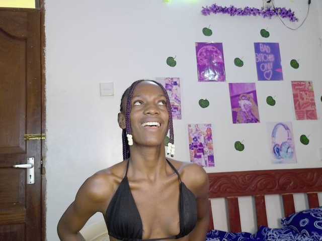 LupitaLion live webcam show
