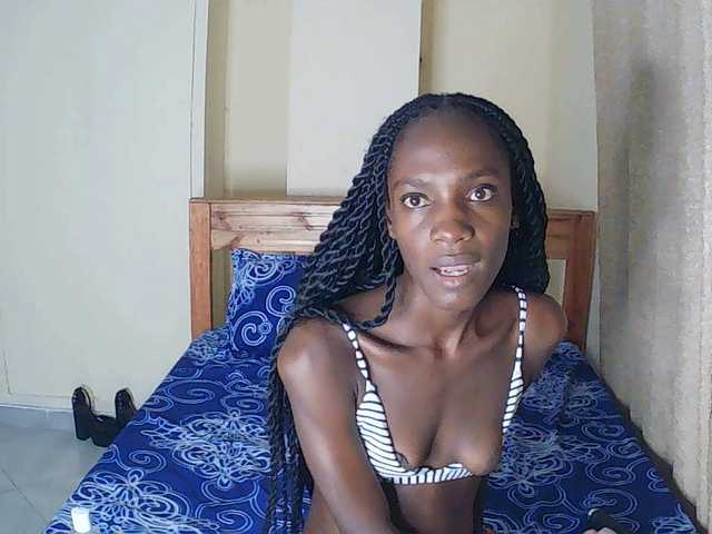le modèle LupitaLyon est en webcam porno dans un show sur le site bongacams, il possède les tags suivants: Ebony,Brunette,Trimmed