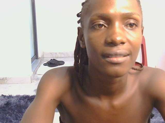 Lupita_L live cam on BongaCams
