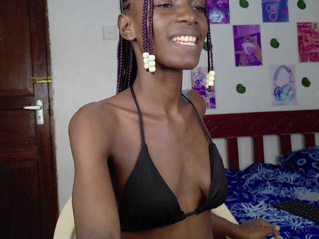 LupitaLion live webcam show