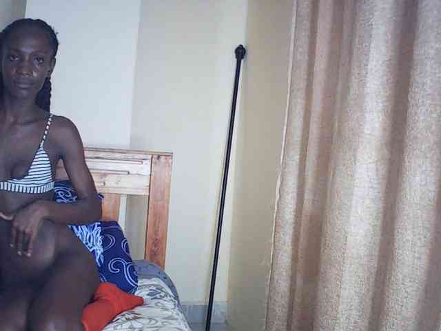 LupitaLyon webcam