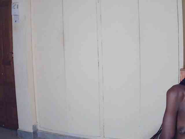 LupitaLyon webcam