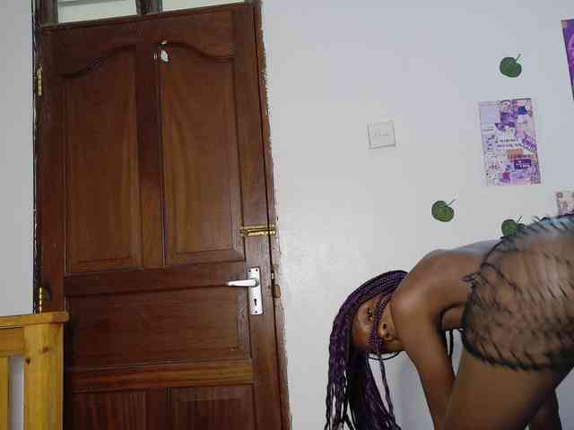 LupitaLyon webcam