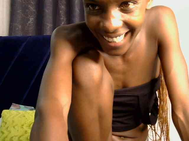 LupitaLyon webcam