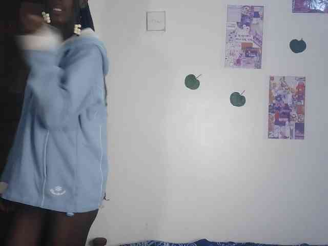 LupitaLyon webcam