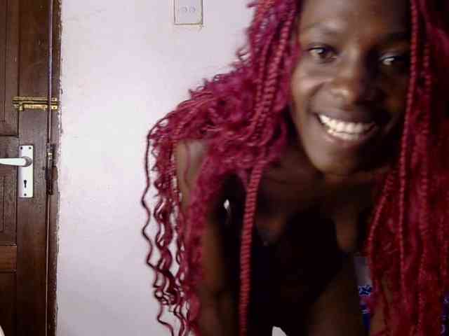 LupitaLyon webcam