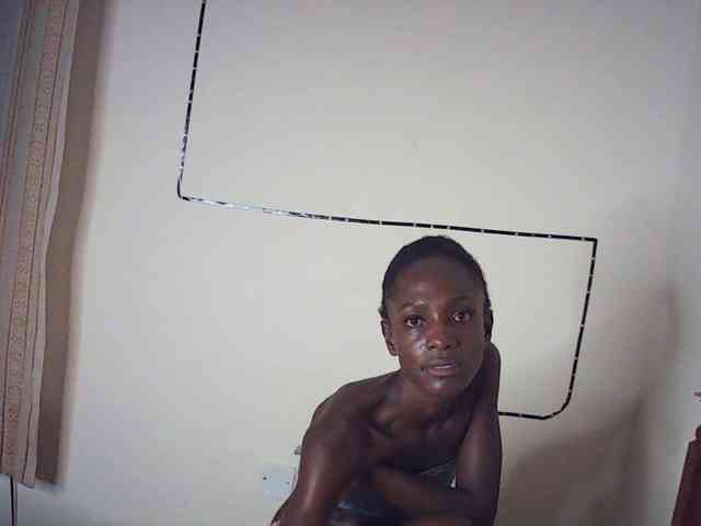 LupitaLyon webcam