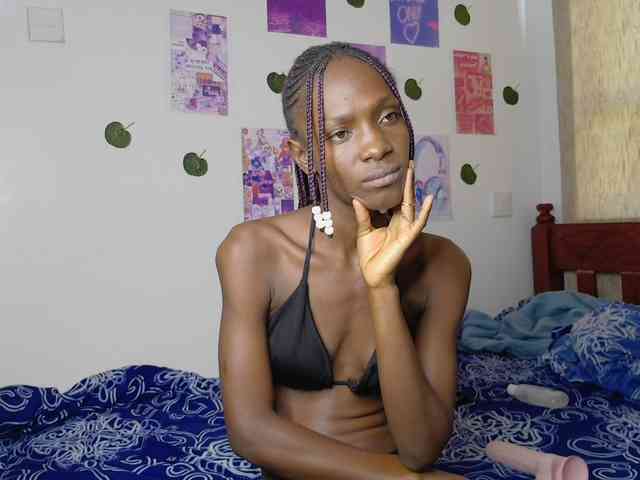 LupitaLyon webcam