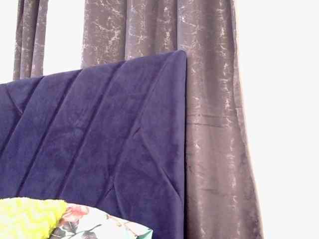 LupitaLyon webcam