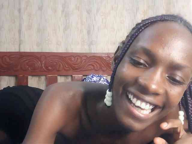 LupitaLyon webcam