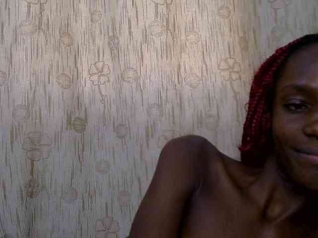 LupitaLyon webcam
