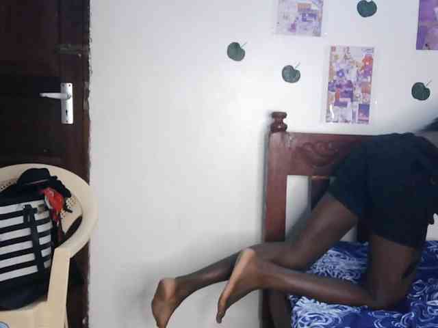 LupitaLyon webcam