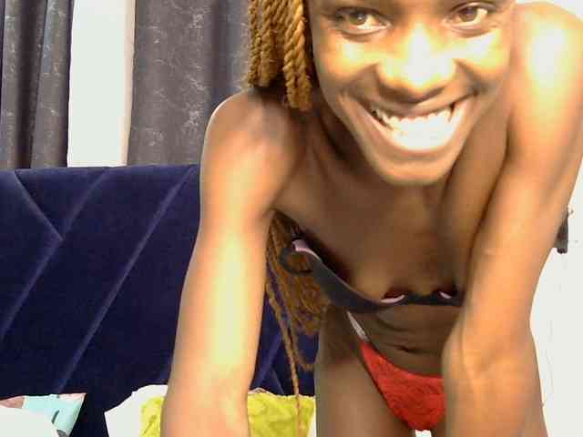 LupitaLyon webcam