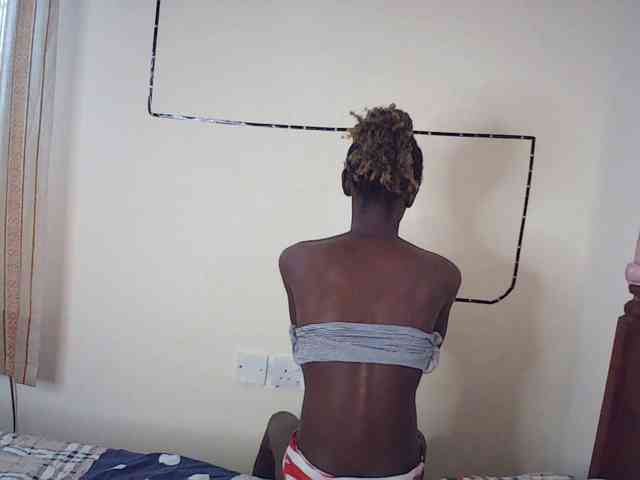 LupitaLyon webcam