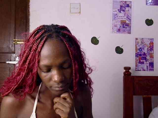 LupitaLyon webcam