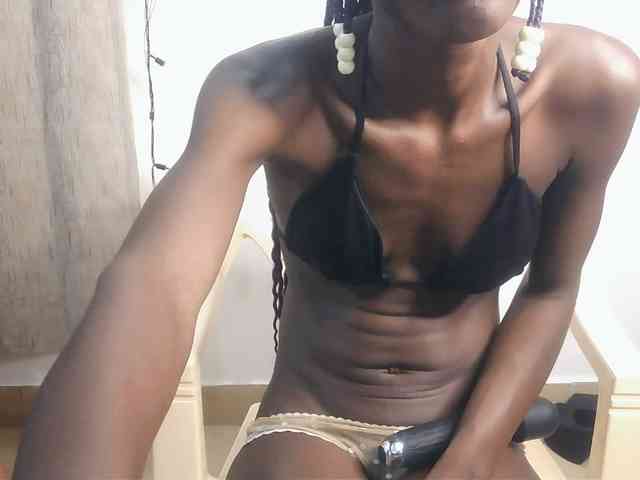 Model: LupitaLyon