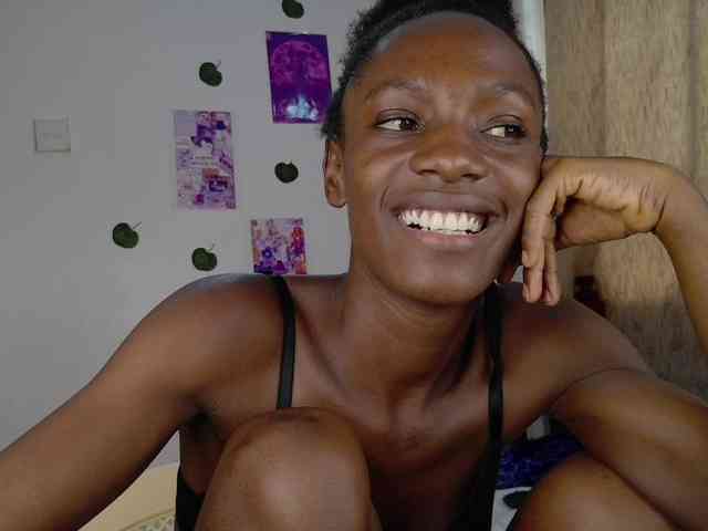 LupitaLyon webcam