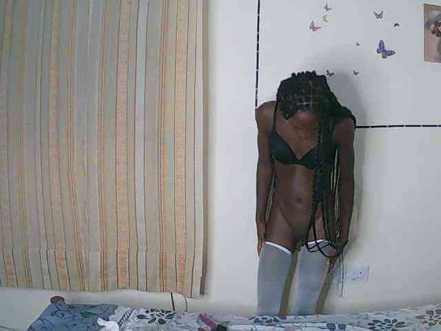 LupitaLyon webcam