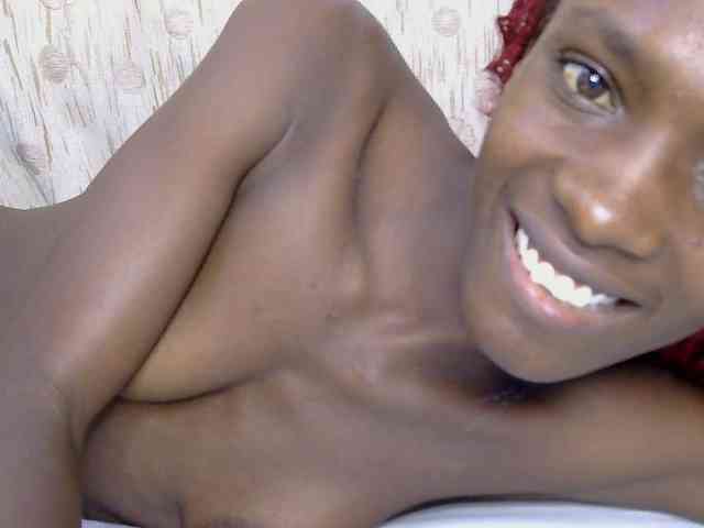 LupitaLyon webcam