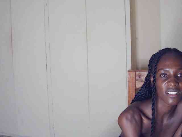 LupitaLyon webcam