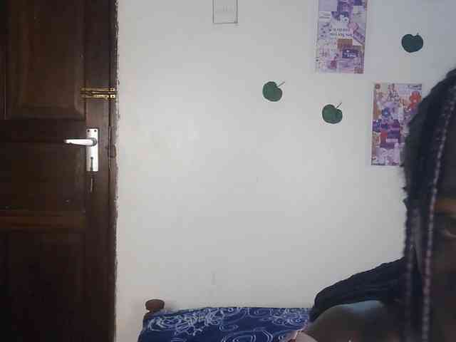 LupitaLyon webcam