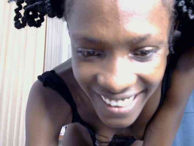 LupitaLyon webcam