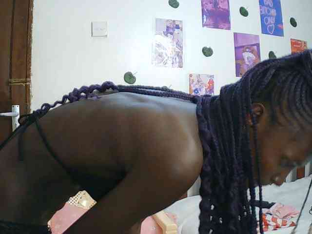 LupitaLyon webcam