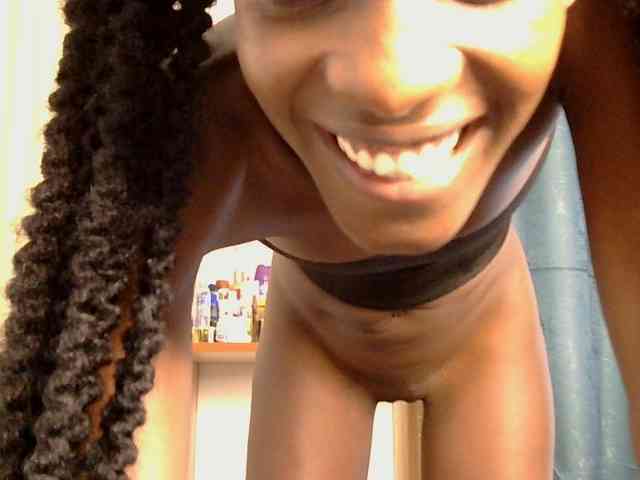 LupitaLyon webcam