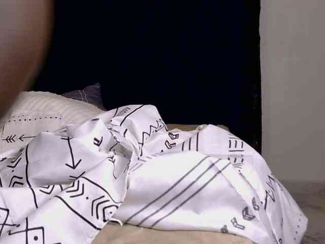 LupitaLyon webcam